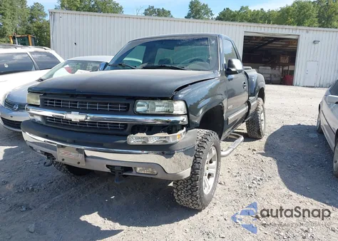 2000 Chevrolet Silverado 1500 Ls z USA, uszkodzony, nr VIN 1GCEK14T1YZ365210